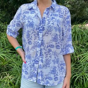 Blue White Floral Short Sleeve button Down Blouse Lightweight Cotton Size Medium